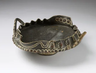 Coppa con bordo ondulato, Cnosso, periodo minoico medio, c.1800 a.C.